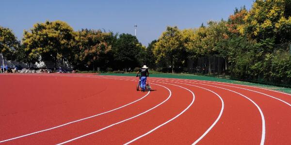 透气型塑胶跑道有哪些优点